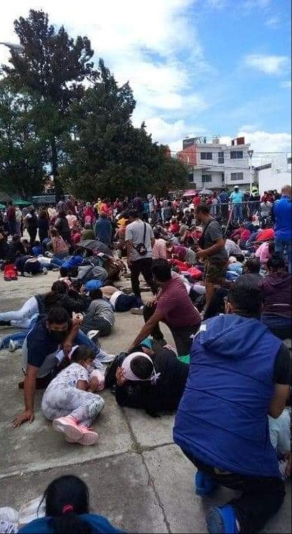 Balacera en fila de vacunación para menores, en Puebla.