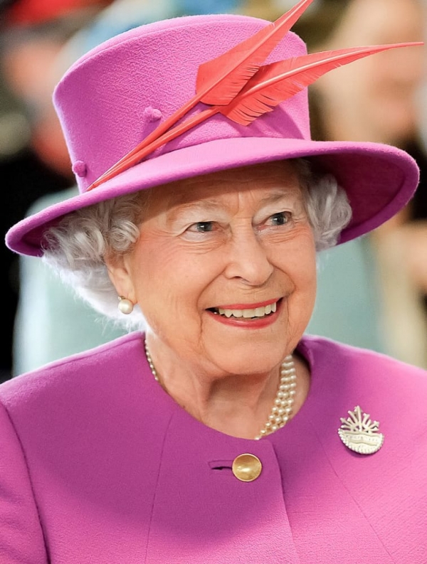 Reina Isabel II celebra su cumpleaños 96 como la monarca más longeva